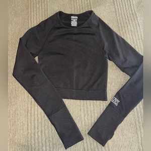 ⭐️PINK long sleeve crop top - XS⭐️